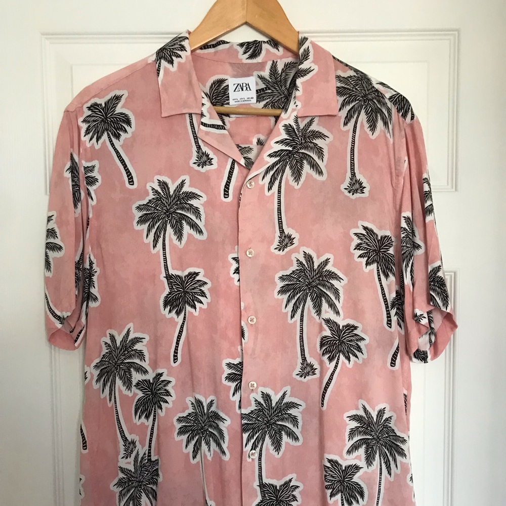 Zara Short Sleeve Button Down Men’s Large